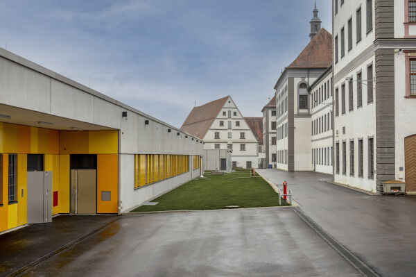 Neubau eines Versorgungszentrums und einer Sporthalle in der JVA Kaisheim