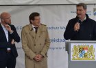 Ministerpräsident Dr. Markus Söder mit dem Landtagsabgeordneten Georg Winter und Dr. Fabian Mehring, Vorsitzender der Freien Wähler Augsburg-Land.