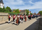 Festumzug zur offiziellen Eröffnung der Staatsstraße 2216.